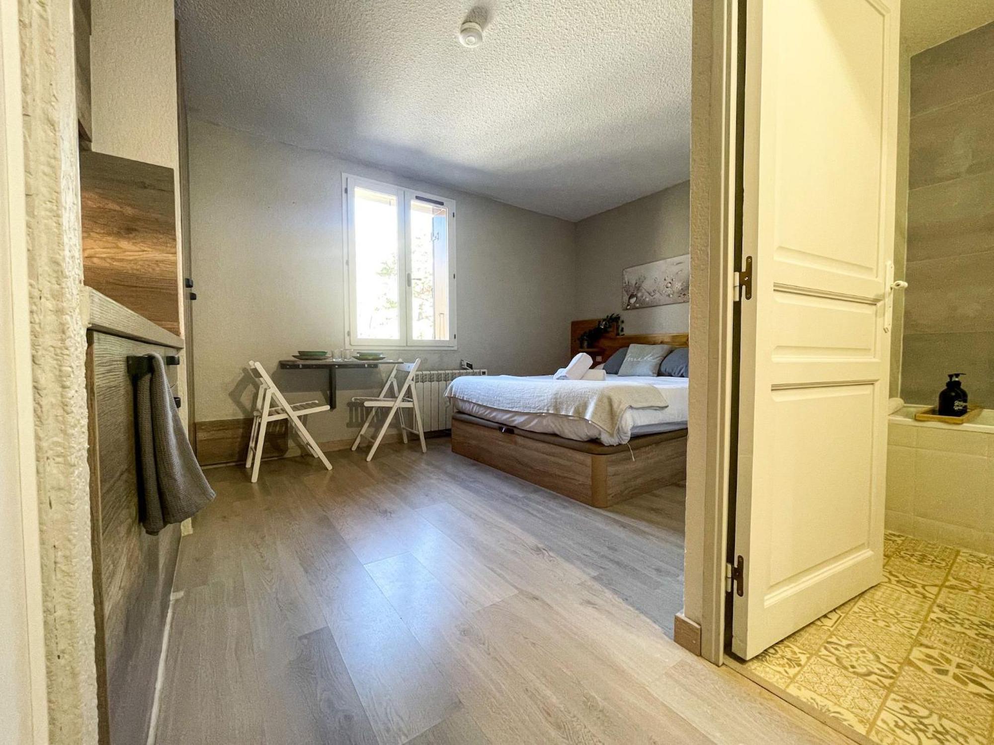 Apartamento Ideal Para Parejas En Enveitg Buitenkant foto